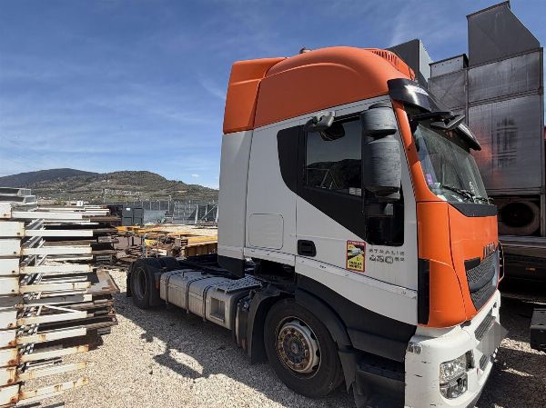 IVECO nyergesvontatók - Bírósági felszámolás 10/2025 - Bolzano Bíróság