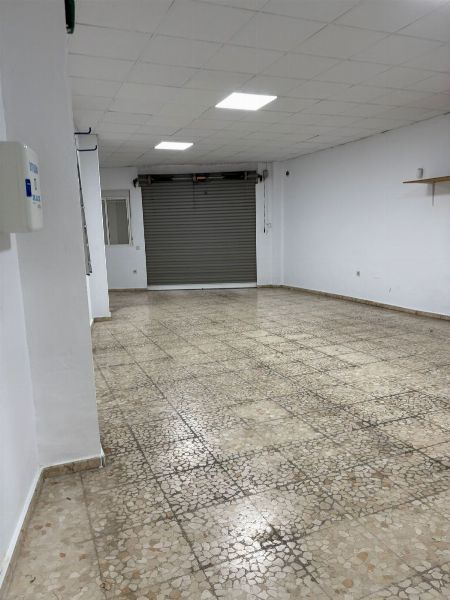 Locale commerciale in prima linea sul lungomare di Adra, Almer&iacute;a - Tribunale commerciale n. 1 di Almer&iacute;a