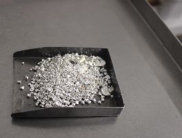 Magazzino Metalli Preziosi, Semilavorati, Diamanti, Perle e Pietre Varie 