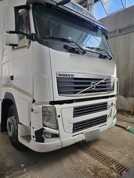 Trattori stradali, semirimorchi frigo e furgoni IVECO - Amministrazione Giudiziaria 83/2022 - Tribunale di Reggio Calabria - Vendita 2