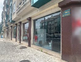 Due proprietà rurali e un locale commerciale a Pontevedra