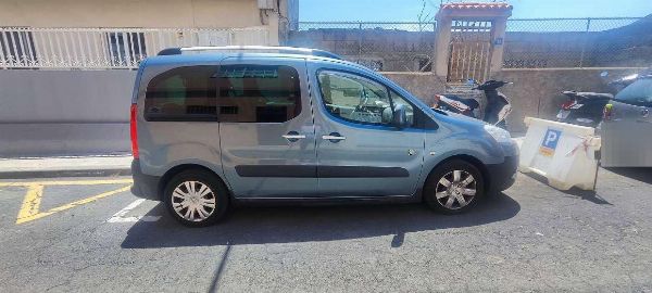 Dos vehicles ubicats a Tenerife - Jutjat Mercantil del Tribunal d’Instància de Tenerife núm. 2.