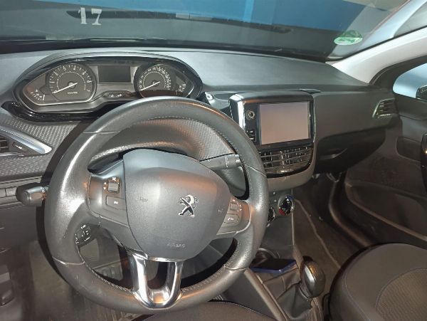 Vehículo Peugeot 208 - Juzgado de lo Mercantil Nº10 de Madrid