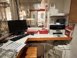 Ravintola-alan varustelu, kalusteet, kuljetusvälineet ja tietokone-/IT-laitteet Benalmádenassa, Málaga
