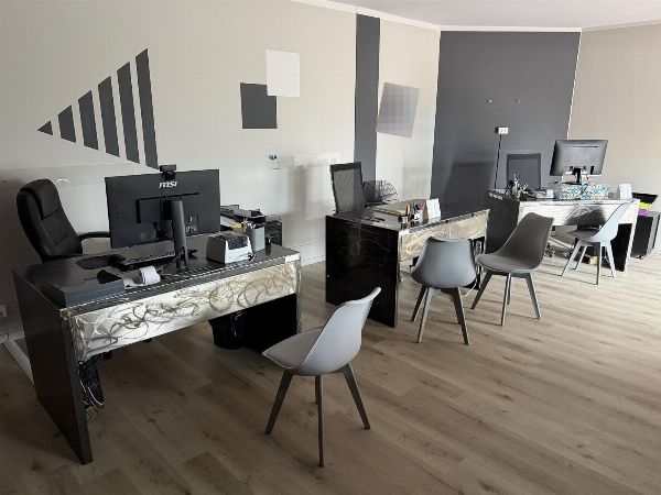 Arredi e attrezzature per ufficio - Liquidazione Giudiziale 82/2026 - Tribunale di Brescia
