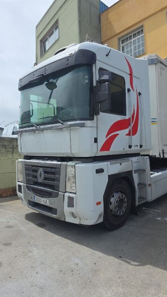 Lotto di autocarri trattori e un rimorchio - Tribunale Commerciale n°3 di A Coruña