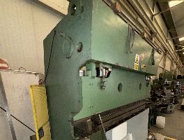 Macchinari industriali, veicoli, scorte e arredamento a Guadalajara