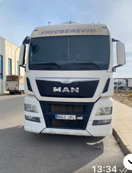 Ein LKW und ein Anhänger in El Ejido, Almería – Handelsgericht Nr. 1 von Almería