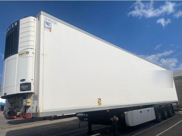 Ein LKW und ein Anhänger in El Ejido, Almería – Handelsgericht Nr. 1 von Almería