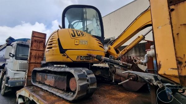 Lucrări de terasamente - Camioane, mini-excavator și &icirc;ncărcător JCB - Administrare judiciară 122/2018 R.g.m.p. - Tribunalul din Catanzaro