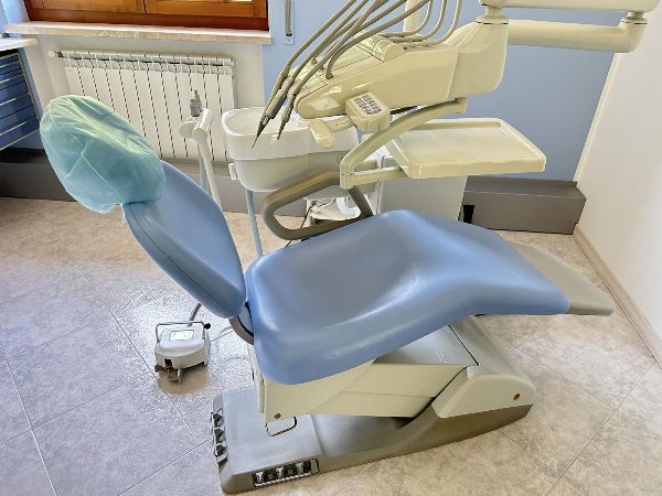 Consultorio dental - Equipos y mobiliario - Liquidación Judicial 85/2025 - Tribunal de Vicenza