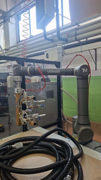 Omron robotanläggning - produktionsutrustning från leasing