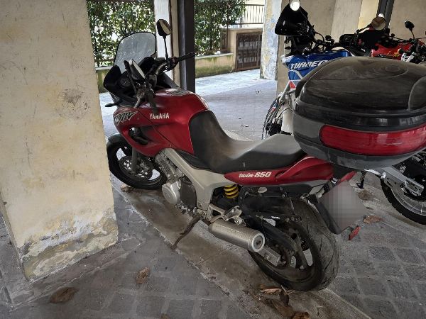 Motocikel Yamaha TDM, električni skiro in oprema za dom - Nadzorovana likvidacija 45/2025 - Sodi&scaron;če v Veroni