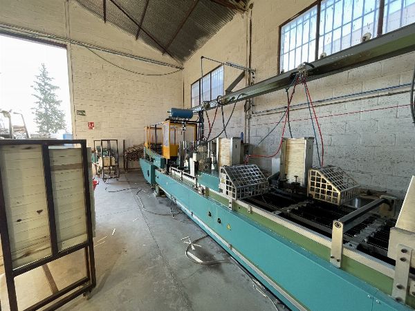Entrep&ocirc;t industriel, ensemble de machines pour le travail du bois, mobilier et stocks - &nbsp;- Section commerciale du Tribunal de premi&egrave;re instance de Ja&eacute;n. Place n&deg; 1