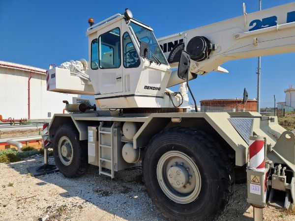 Autogrù e sollevatore telescopico - Compressori e attrezzature - Liquidazione Giudiziale 1/2026 - Tribunale di Siracusa