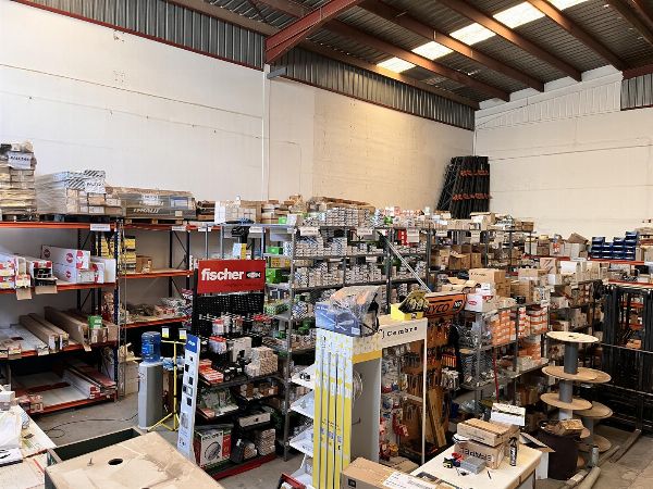 Stock de material de ferretería y electricidad en Almería y El Ejido - Venta Privada