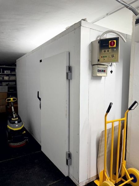 Professional kitchen equipment - Judicial Liquidation 79/2026 - Court of Naples