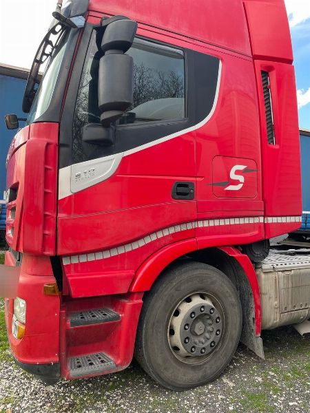 Trattori stradali IVECO -&nbsp;Beni Strumentali da Leasing - Intrum Italy S.p.A