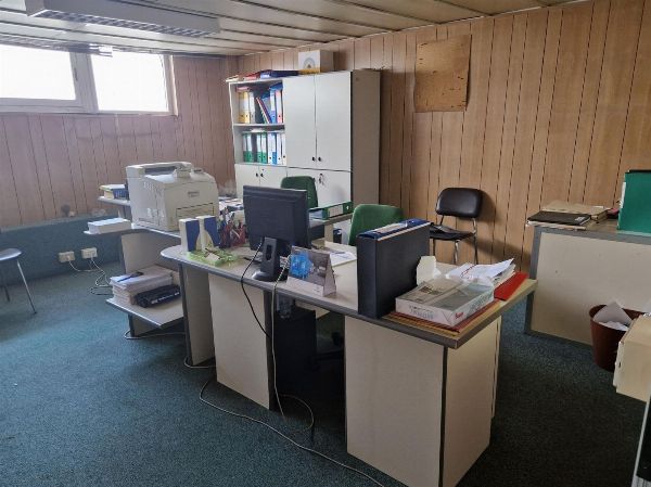 Autoteile, - Auto, Regale und Büromöbel - Gerichtliche Liquidation Nr. 14/2025 - Gericht von Cagliari