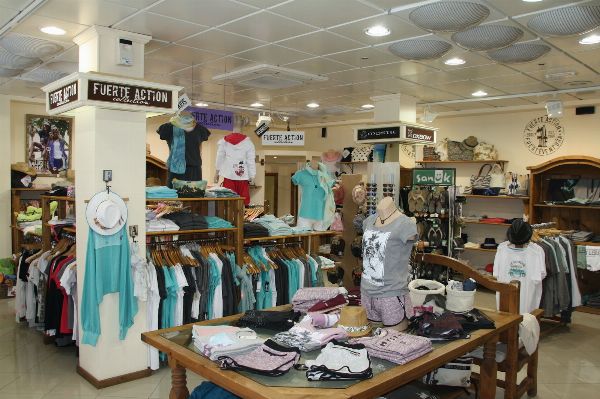 Material variado de tienda de ropa y un ve&iacute;culo, em Fuerteventura - Tribunal do Com&eacute;rcio n&ordm; 2 de Las Palmas de Gran Canaria