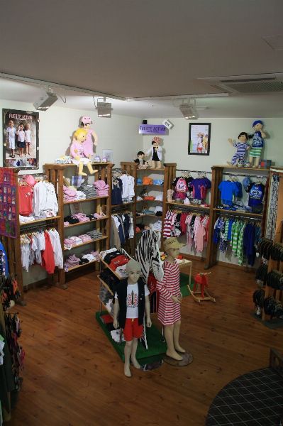 Material variado de tienda de ropa y un ve&iacute;culo, em Fuerteventura - Tribunal do Com&eacute;rcio n&ordm; 2 de Las Palmas de Gran Canaria