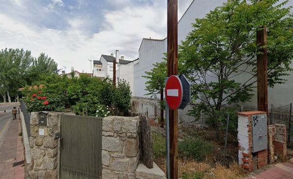 Maison individuelle &agrave; M&oacute;stoles et terrain urbain &agrave; Alpedrete (Madrid) - Tribunal de commerce n&deg; 11 de Madrid