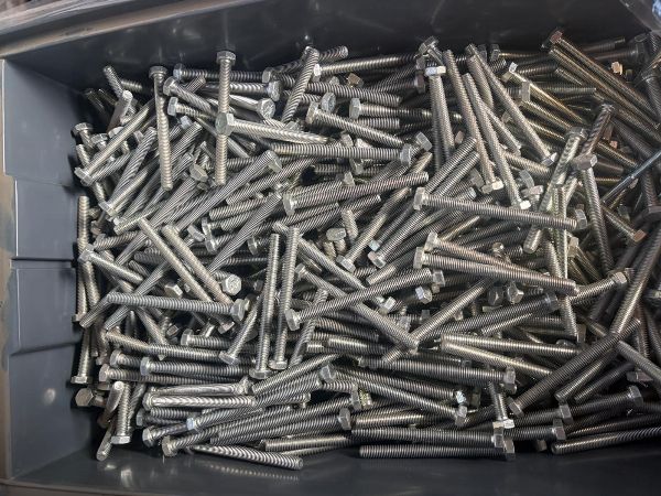 Stock di Bulloneria Mista - Circa N. 2000 kg - Vendi con noi
