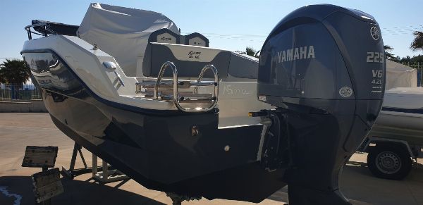 Vark&euml; SA 23 Marine - Shitje nga Privat