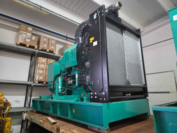 Gruppi elettrogeni, Scaffalature, - Cucine, Logistica e Mòbbili d'Ufficio - Liquidazione Giudizziale n.16/2026 - Tribbunale de Siena