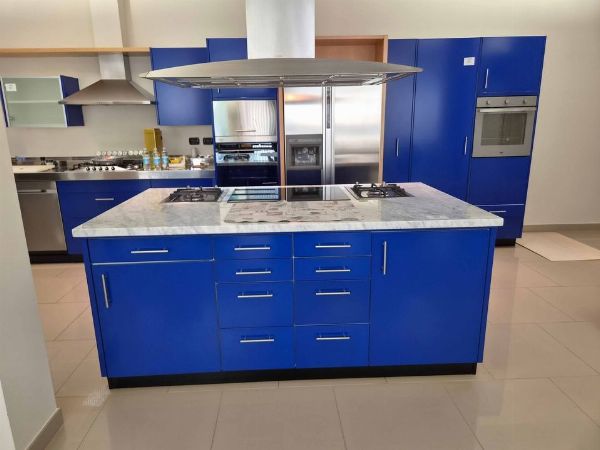 Gruppi elettrogeni, Scaffalature, - Cucine, Logistica e Mòbbili d'Ufficio - Liquidazione Giudizziale n.16/2026 - Tribbunale de Siena