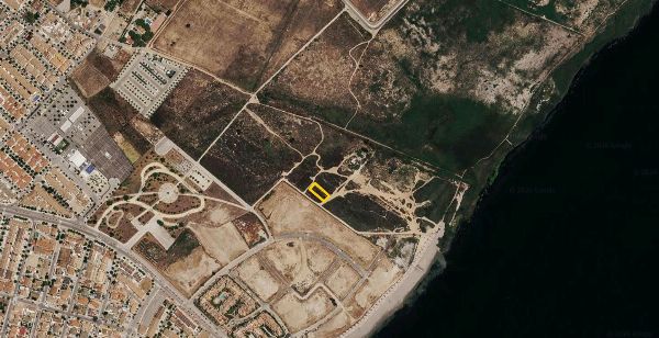 Los Alcázaresen (Murtzia) 600 m²-ko landa-lursail baten %50eko kuota - A Coruñako 2. Merkataritza Epaitegia