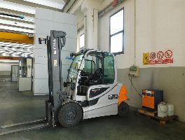 Lavorazioni meccaniche - Centro di lavoro e attrezzature