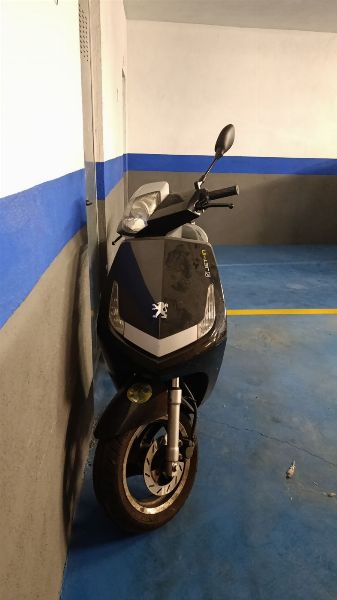 Furgoneta bat eta motozikleta bat Almerian eta Granadan kokatuak - Almeriako Merkataritza Epaitegia 2. zenbakia