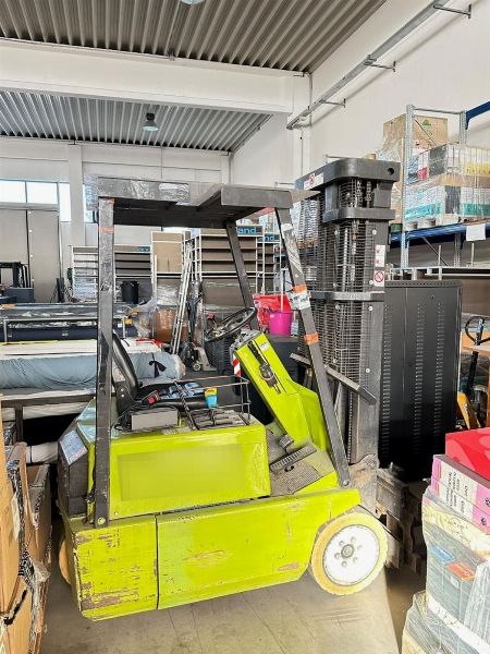 Attrezzature per lavorazioni tessili - Arredi vari e per ufficio - Carrello elevatore e transpallet - Liquidazione Giudiziale 87/2025 - Tribunale di Venezia