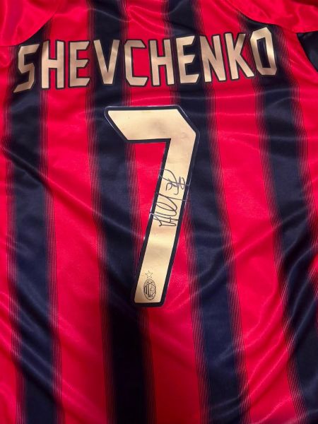 La maglia der Milan firmata da Shevchenko - Vennita privata