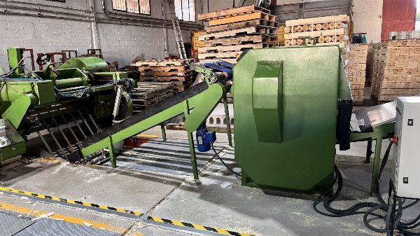 Industrijska hala, skup strojeva za obradu drva - Trgovački odjel Općinskog suda u Ja&eacute;nu. Trg br. 1