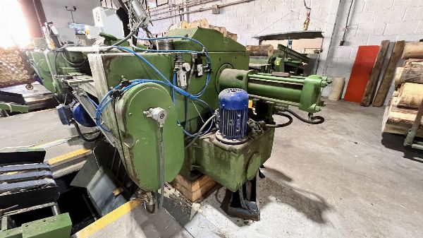 Industrijska hala, skup strojeva za obradu drva - Trgovački odjel Općinskog suda u Ja&eacute;nu. Trg br. 1